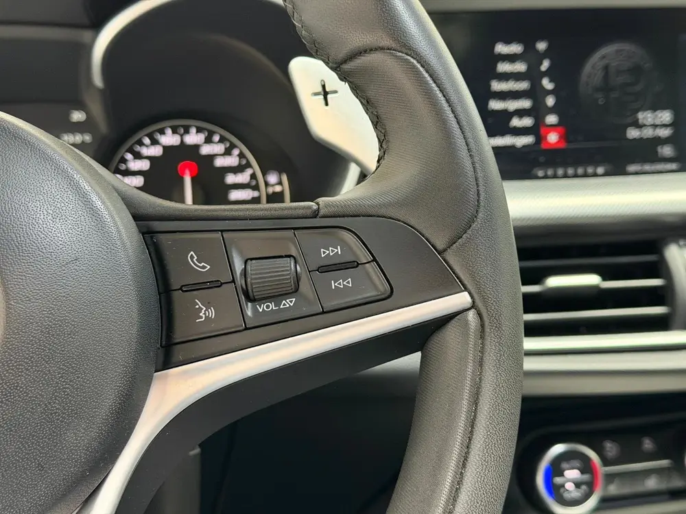 Alfa Romeo Stelvio 2.0 T AWD B-Tech - 20 INCH - PANO - SPORT uit 2019, foto 8