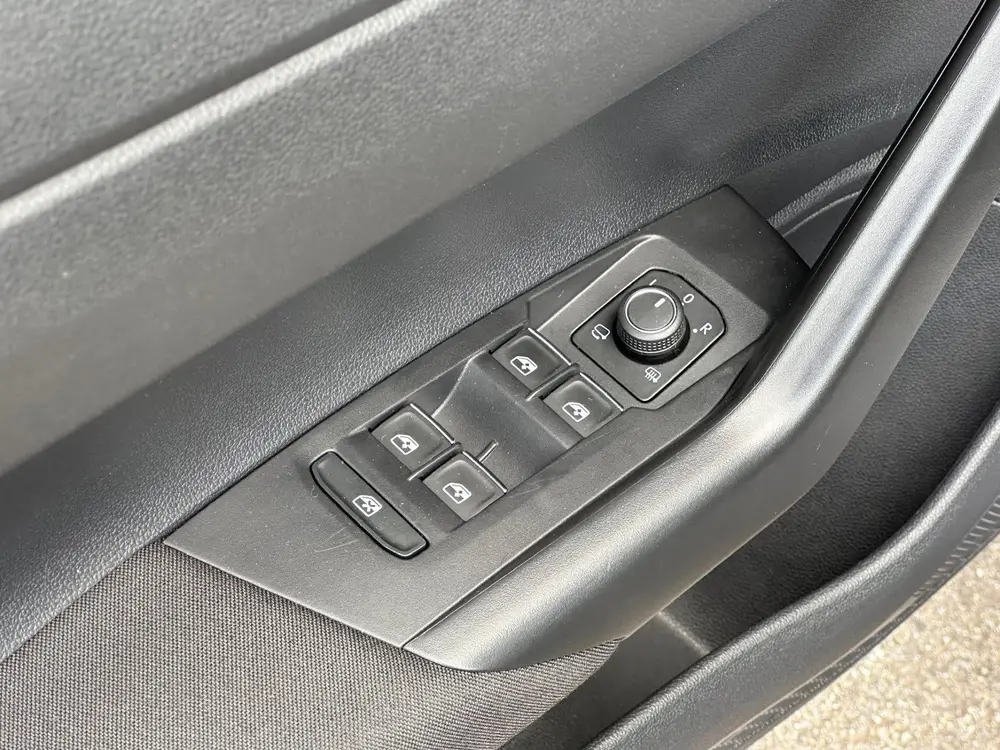 Volkswagen Polo 1.0 TSI 95pk R-Line | 17 inch | Navi | Adapt uit 2024, foto 10