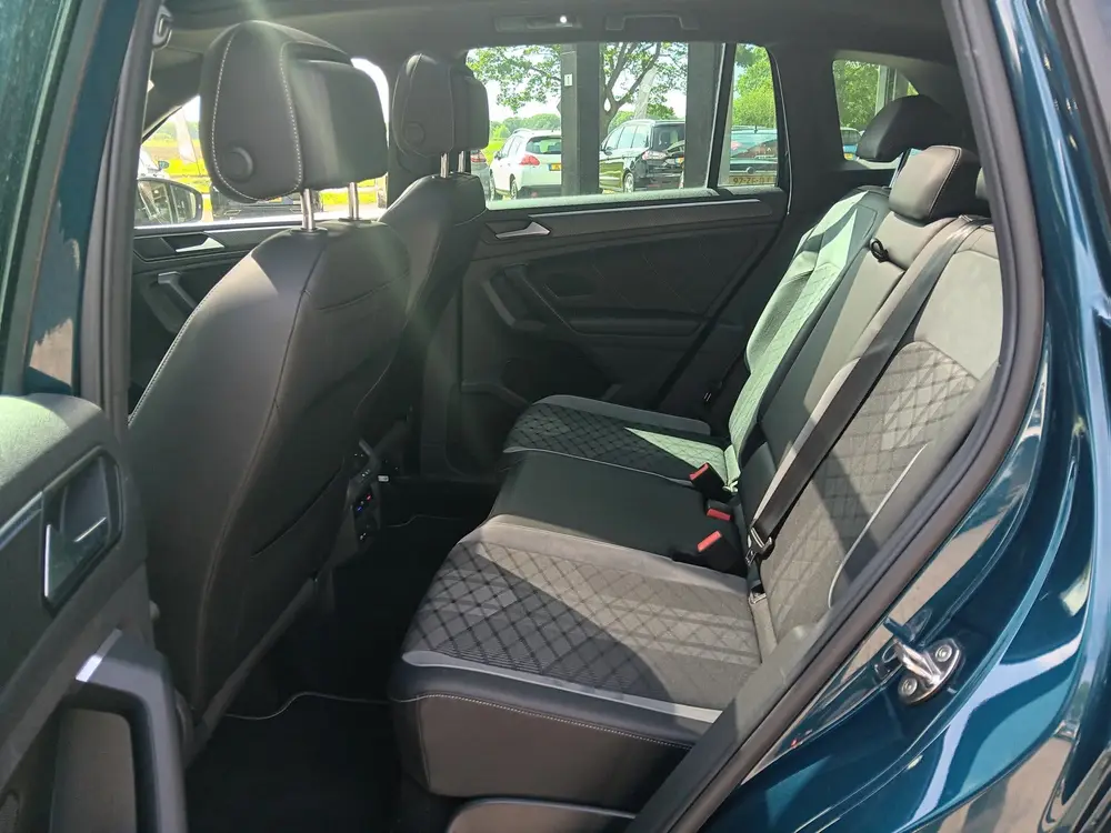 Volkswagen Tiguan 1.5 TSI R-Line 3x Business+|PANO|TREKH|ADA uit 2021, foto 14
