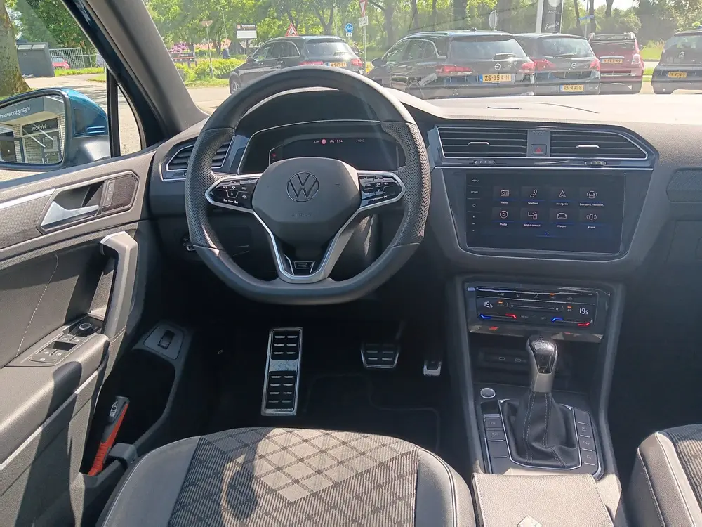 Volkswagen Tiguan 1.5 TSI R-Line 3x Business+|PANO|TREKH|ADA uit 2021, foto 18