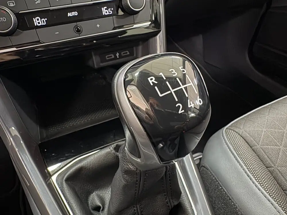 Volkswagen T-CROSS 1.0 TSI Navigatie App Apple Android Half uit 2021, foto 18