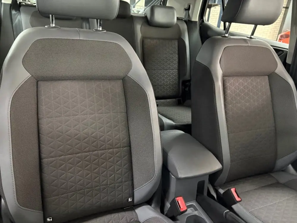 Volkswagen T-CROSS 1.0 TSI Navigatie App Apple Android Half uit 2021, foto 3