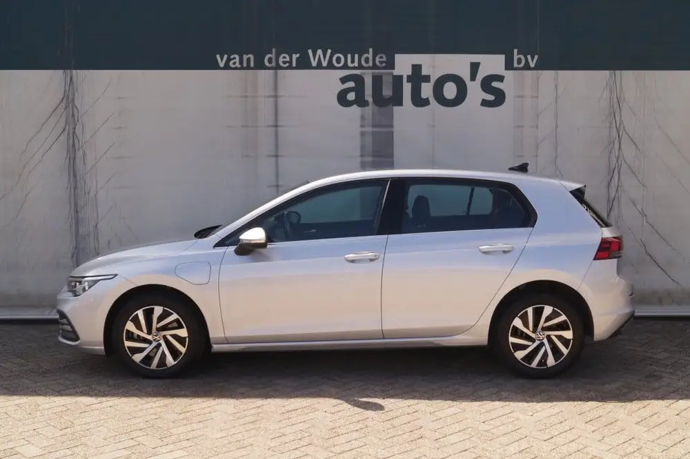 Volkswagen Golf 1.4 eHybrid PHEV Style Business -NAVI-ECC-LE uit 2024