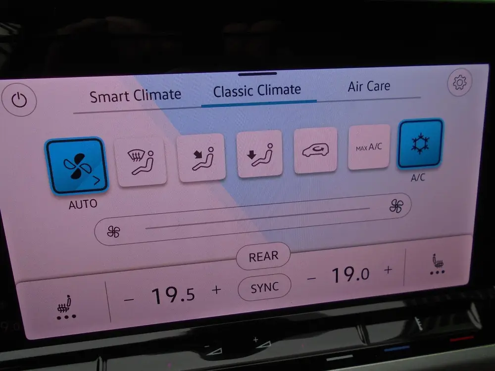 Volkswagen Golf 1.4 eHybrid 18 INCH LM SPORTIEVE WIELEN uit 2024, foto 19