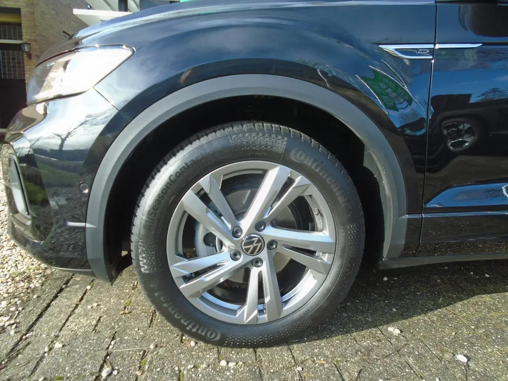 Volkswagen T-Roc 1.5 TSI R-Line Edition Groot navigatiescher uit 2025, foto 4