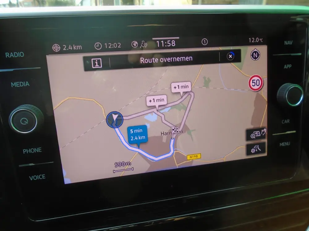 Volkswagen T-Roc 1.5 TSI R-Line Edition Groot navigatiescher uit 2025, foto 5