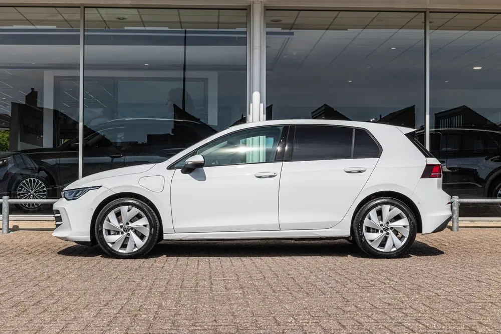 Volkswagen Golf 1.5 eHybrid 204pk Life Edition | SoH 100% | uit 2026, foto 14