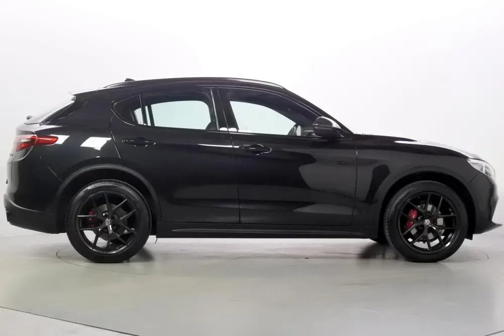 Alfa Romeo Stelvio 2.0T 280pk Q4 AWD Black-Tech uit 2019, foto 14