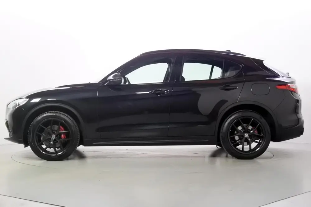 Alfa Romeo Stelvio 2.0T 280pk Q4 AWD Black-Tech uit 2019, foto 15
