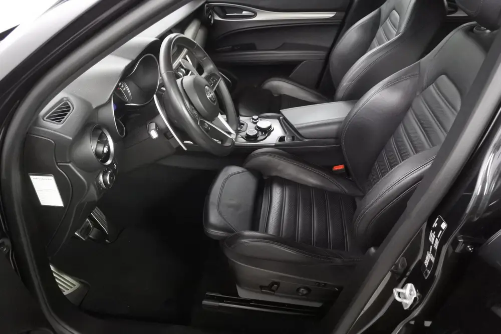 Alfa Romeo Stelvio 2.0T 280pk Q4 AWD Black-Tech uit 2019, foto 8