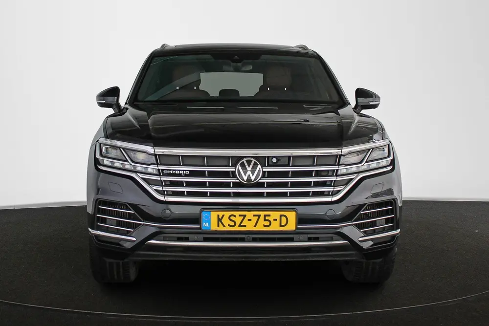 Volkswagen Touareg 3.0 TSi eHybrid 4MOTION Luchtvering Panor uit 2022, foto 16