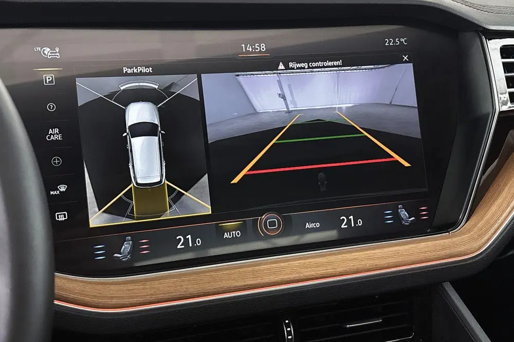 Volkswagen Touareg 3.0 TSi eHybrid 4MOTION Luchtvering Panor uit 2022, foto 18