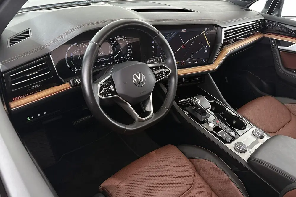 Volkswagen Touareg 3.0 TSi eHybrid 4MOTION Luchtvering Panor uit 2022, foto 5