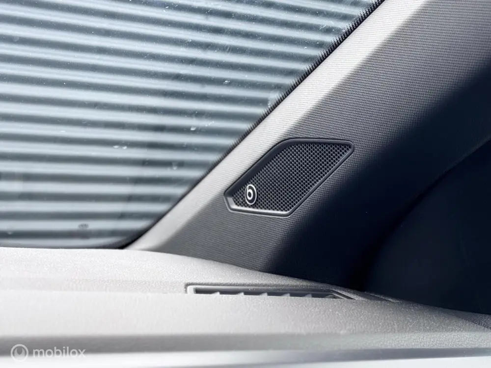 Volkswagen Polo 1.0 TSI R-Line IQ LED Pano Beats Cam Keyless uit 2022, foto 18