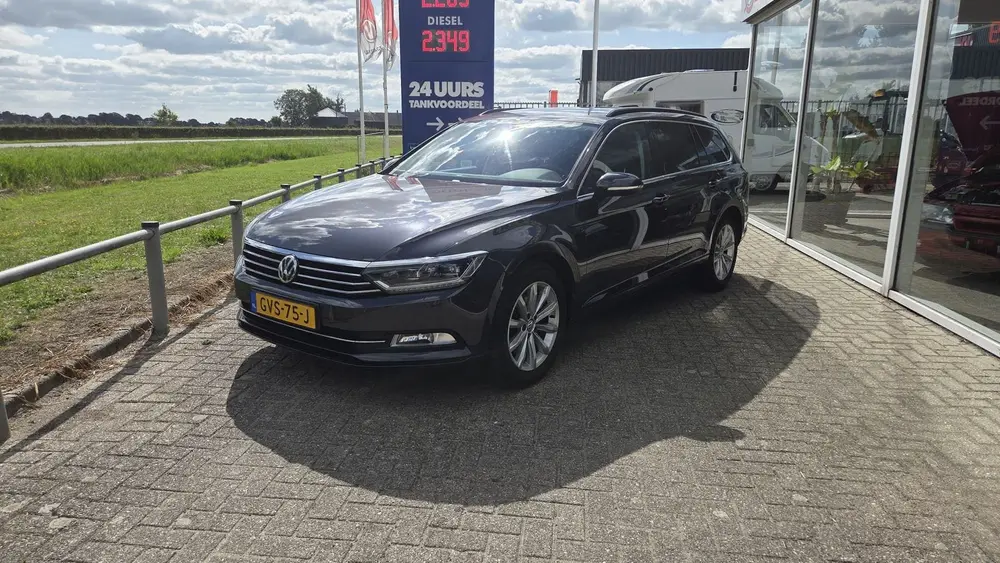 Volkswagen Passat Variant 2.0 TDI Highline uit 2019, foto 17