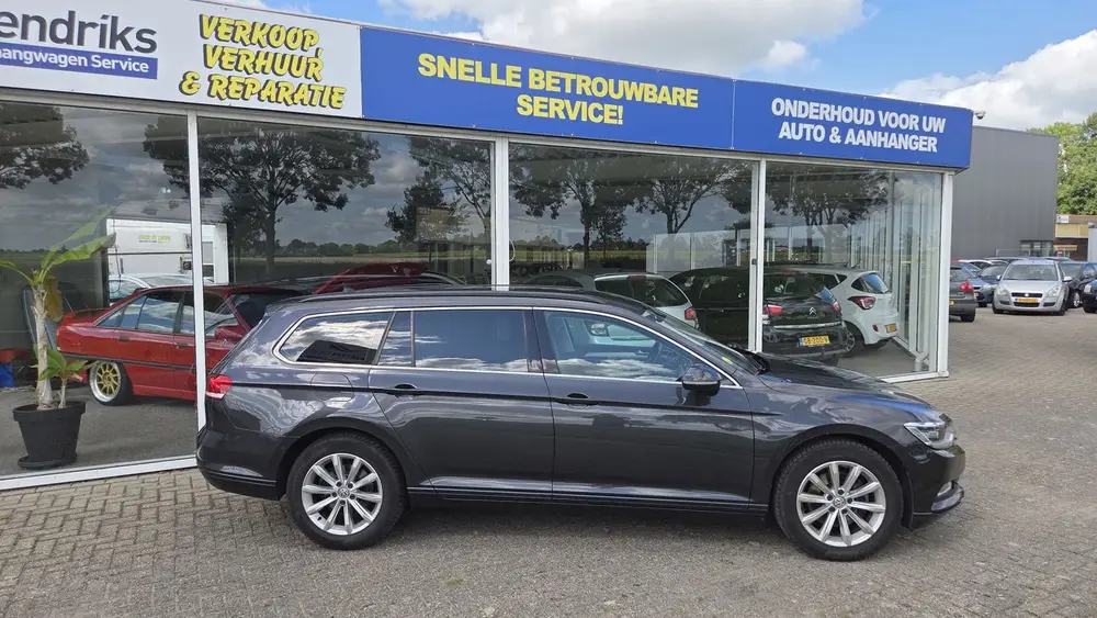 Volkswagen Passat Variant 2.0 TDI Highline uit 2019, foto 2