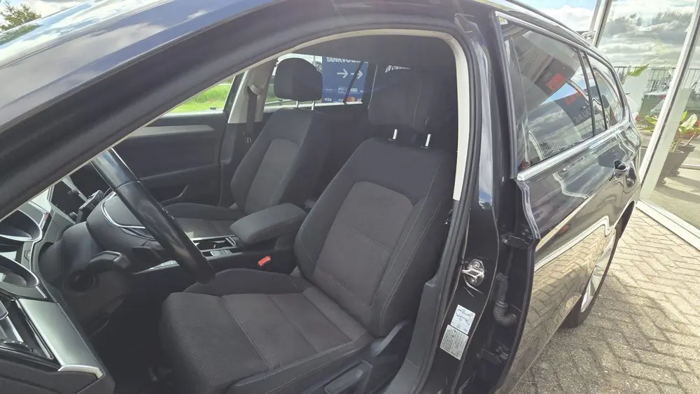 Volkswagen Passat Variant 2.0 TDI Highline uit 2019, foto 5