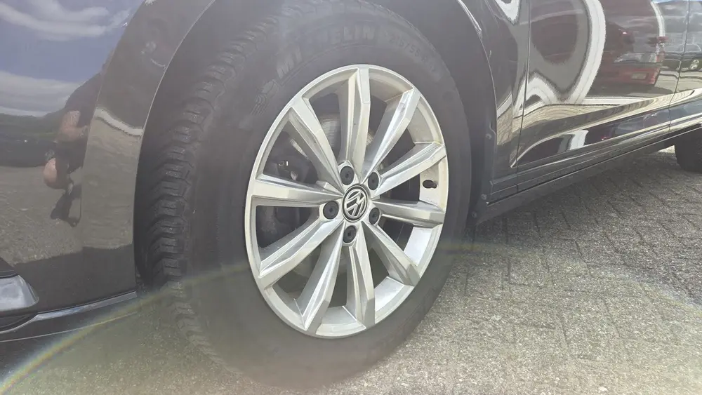 Volkswagen Passat Variant 2.0 TDI Highline uit 2019, foto 9