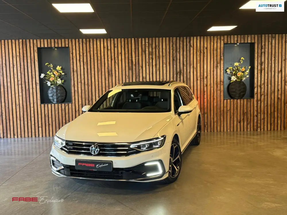 Volkswagen Passat Variant 1.4 TSI PHEV GTE Business / Memory uit 2020