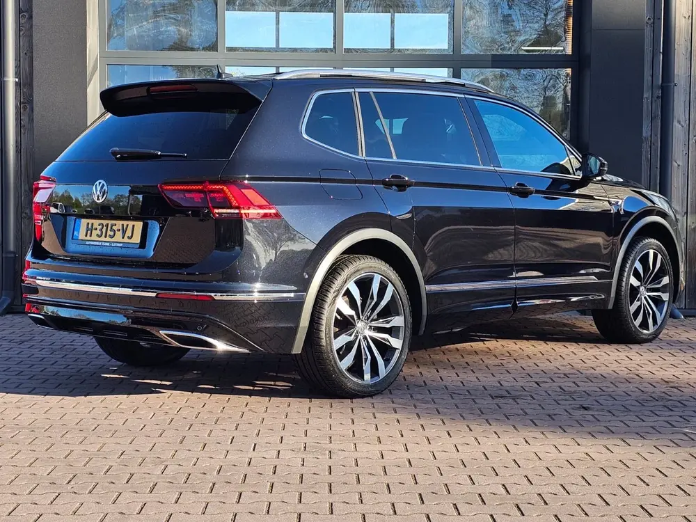 Volkswagen Tiguan Allspace 1.5 TSI Highline Business R-line uit 2020, foto 3
