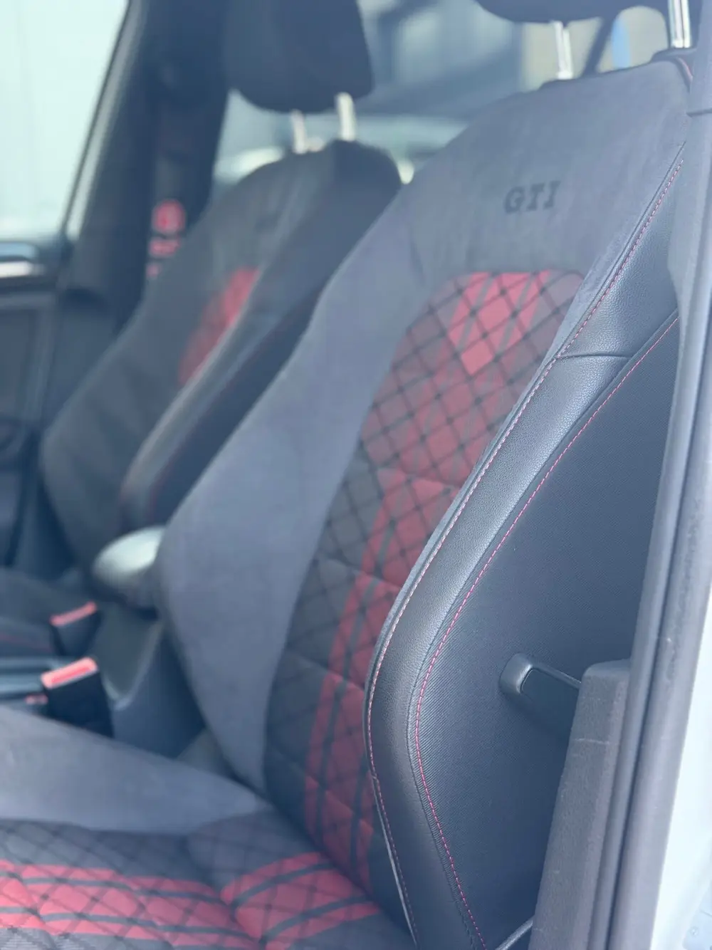 Volkswagen Golf 2.0 TSI GTI TCR uit 2019, foto 17