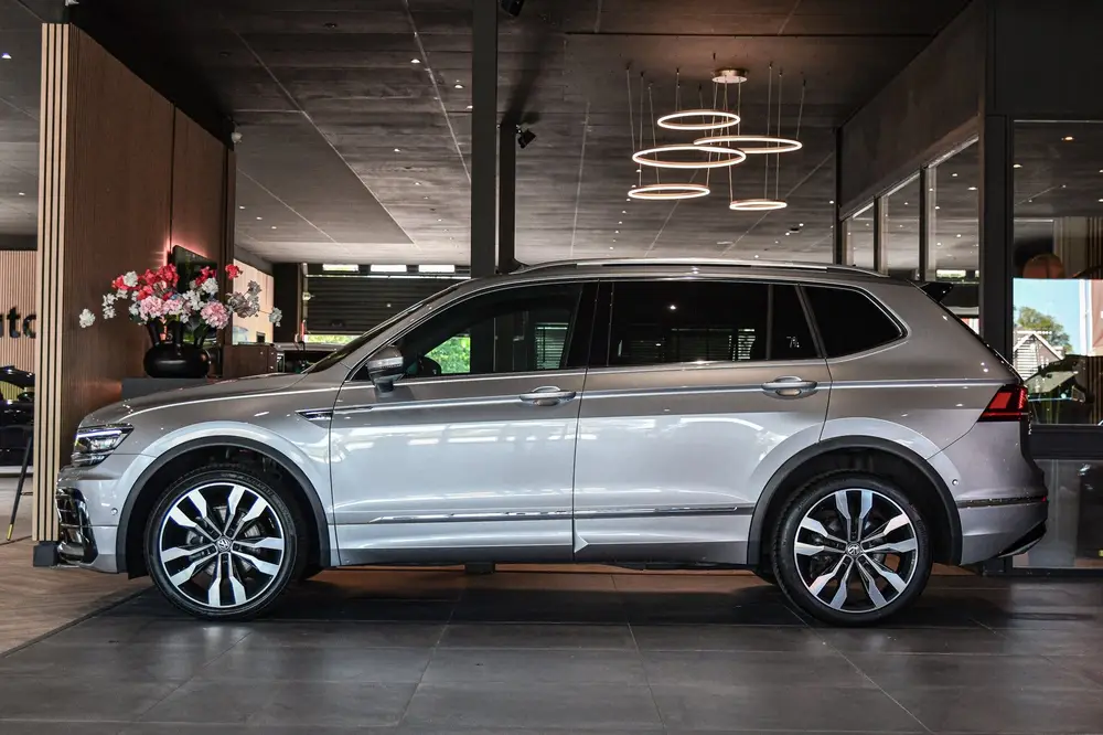 Volkswagen Tiguan Allspace 1.5 TSI R-Line, 7 persoons, Pano uit 2020, foto 6