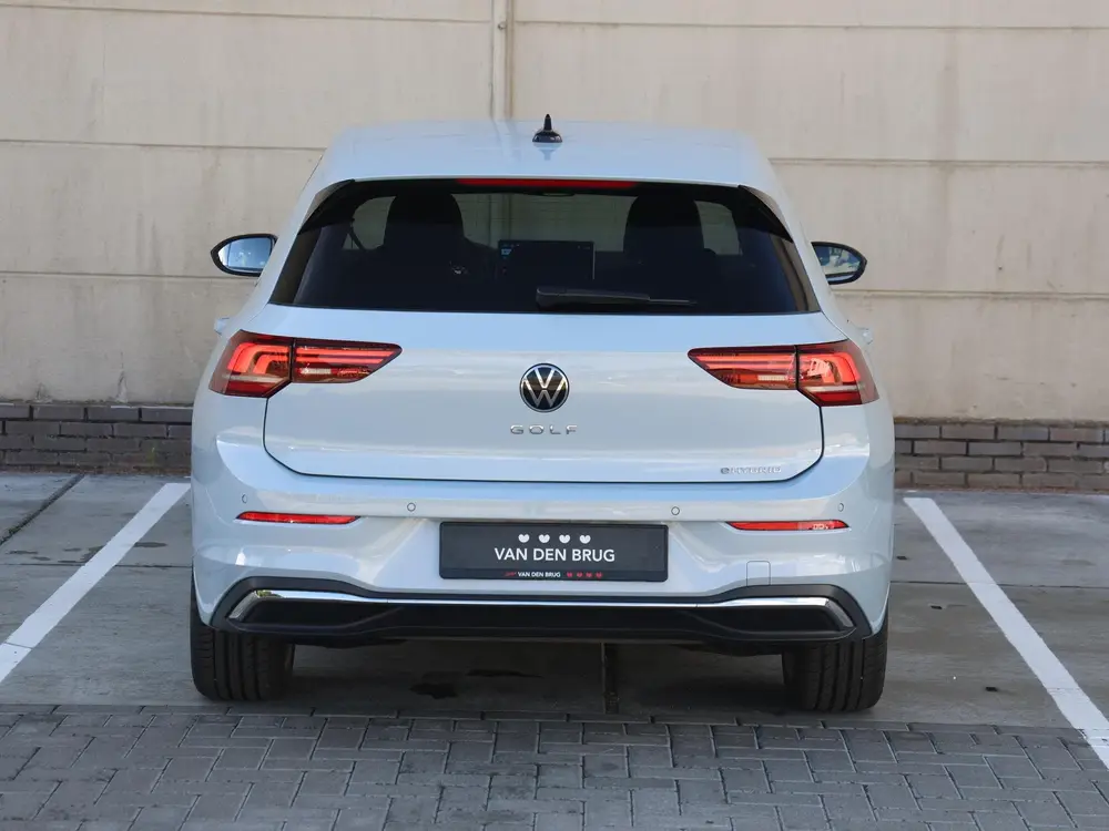 Volkswagen Golf 1.5 eHybrid Life Edition 204pk DSG | Navigat uit 2025, foto 6