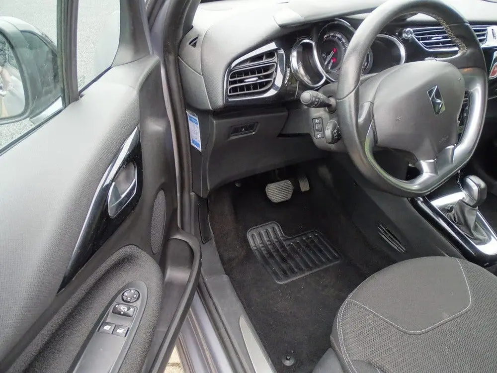 DS Automobiles 3 Ds DS 3 1.2 PT CON. CHIC-Clima-Navi-Led-Blth-Pdc-Came-Trkh uit 2019, foto 10