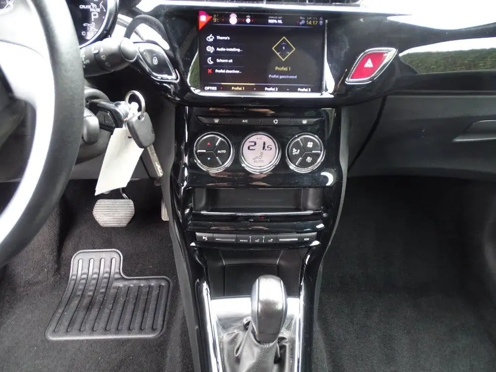 DS Automobiles 3 Ds DS 3 1.2 PT CON. CHIC-Clima-Navi-Led-Blth-Pdc-Came-Trkh uit 2019, foto 6