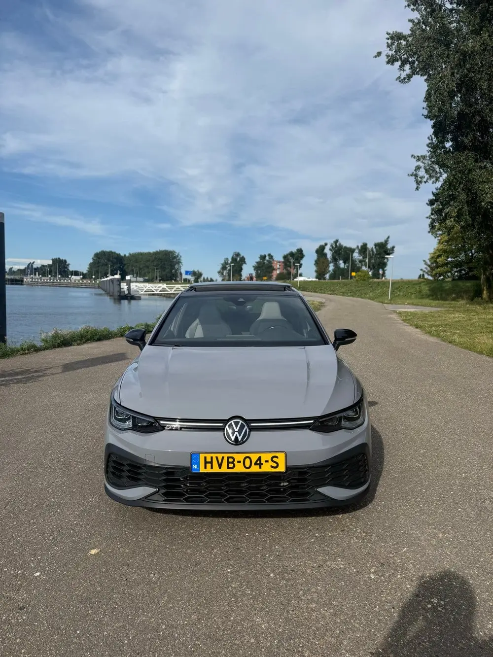 Volkswagen Golf 2.0 TSI 2024 Grijs uit 2024, foto 4