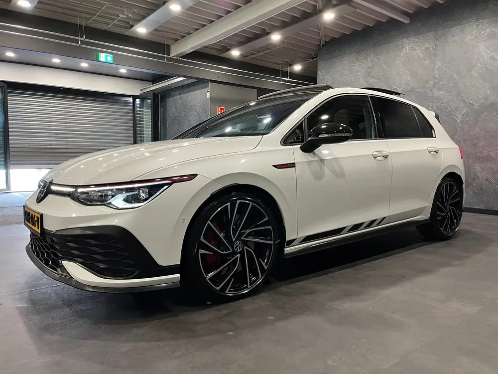 Volkswagen GOLF 2.0 TSI GTI CLUBSPORT 300PK PANO IQ LIGHT HU uit 2021, foto 6