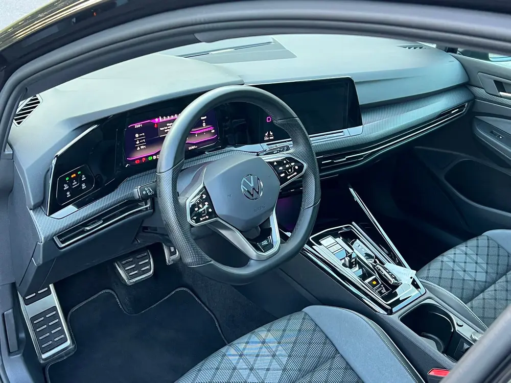Volkswagen Golf 8 1.5 eTSI R-Line PANO LED DSG-7 BOM VOLL! uit 2024, foto 14