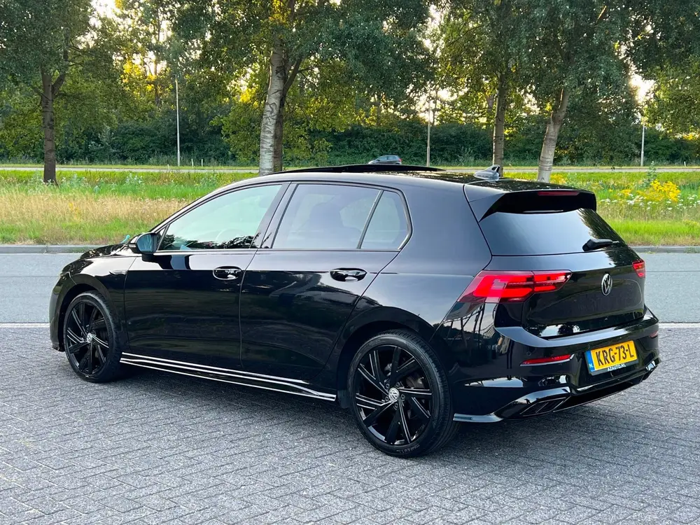 Volkswagen Golf 8 1.5 eTSI R-Line PANO LED DSG-7 BOM VOLL! uit 2024, foto 5