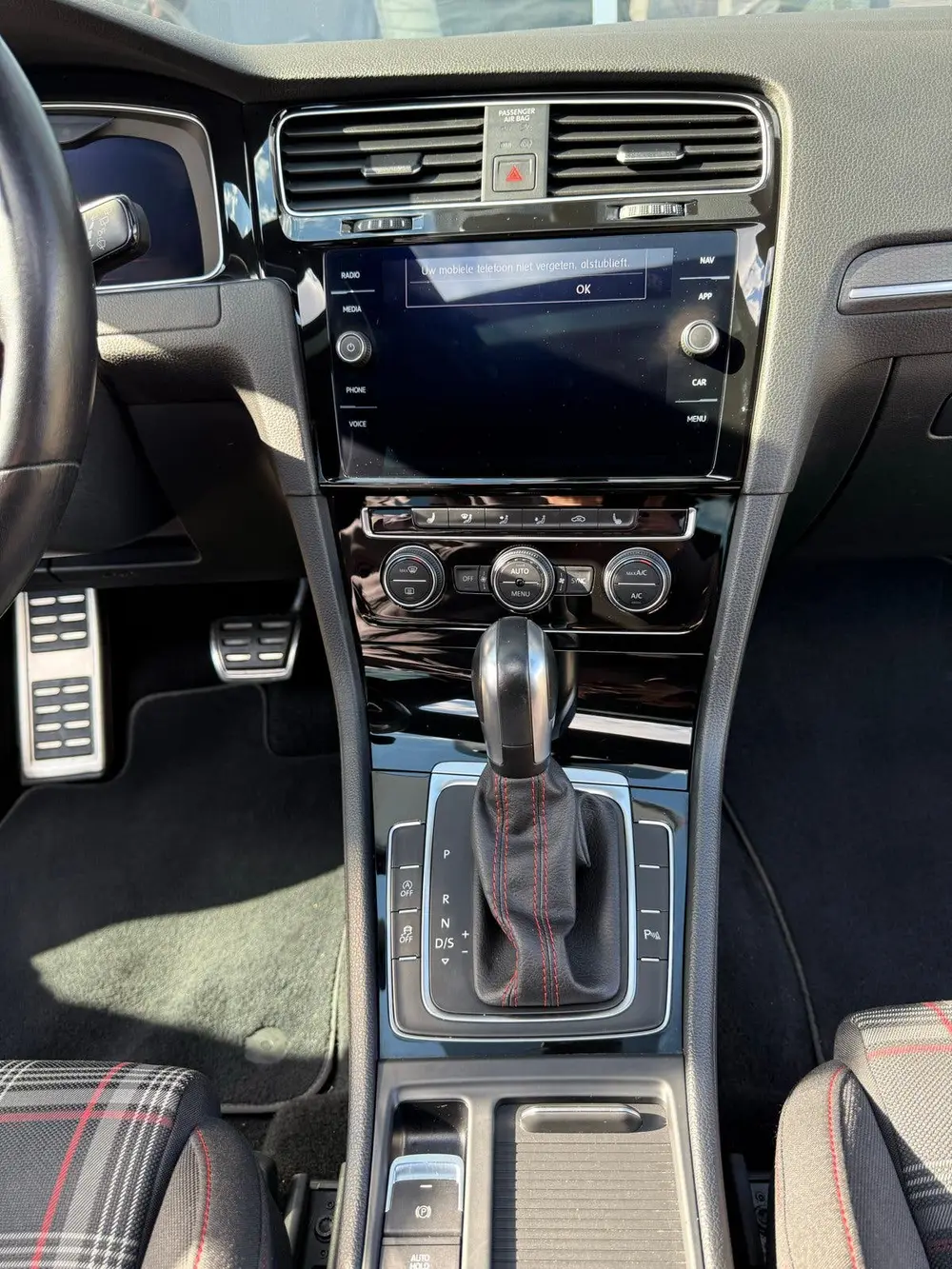 Volkswagen Golf 2.0 TSI 245pk 7-DSG 2020 Zwart uit 2020, foto 13