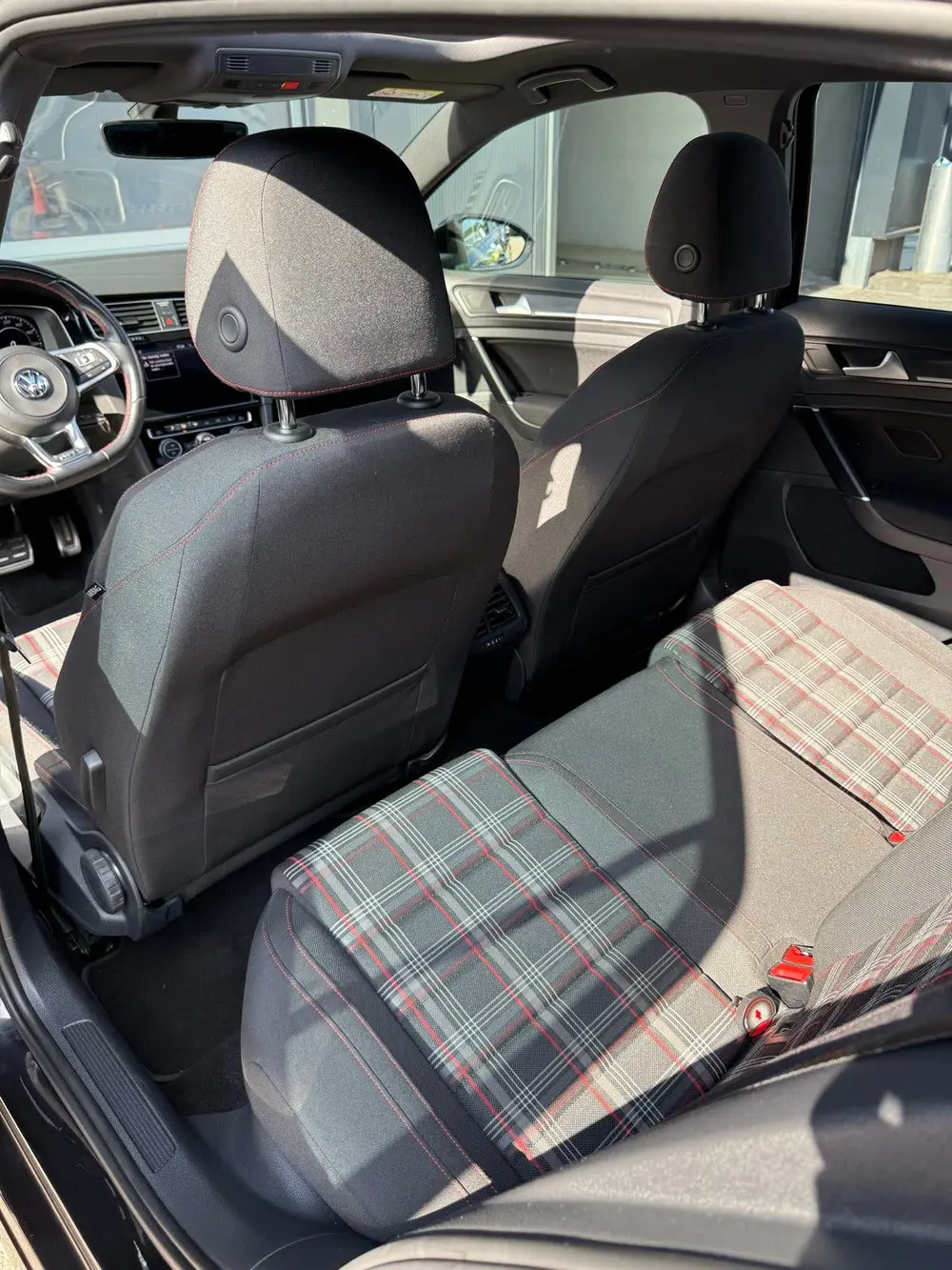 Volkswagen Golf 2.0 TSI 245pk 7-DSG 2020 Zwart uit 2020, foto 15