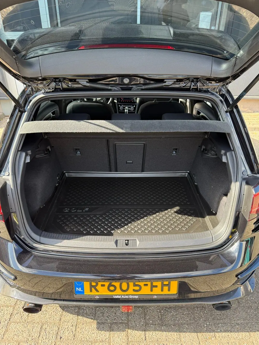 Volkswagen Golf 2.0 TSI 245pk 7-DSG 2020 Zwart uit 2020, foto 17
