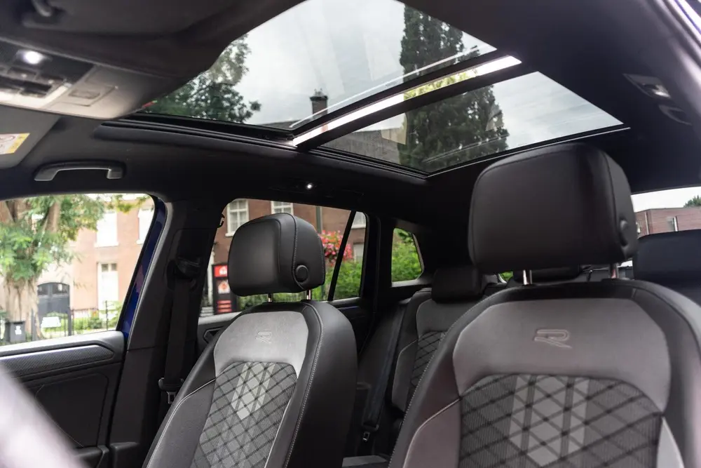 Volkswagen Tiguan 1.5 TSI R-Line Pano / Trekhaak / Camera uit 2020, foto 10