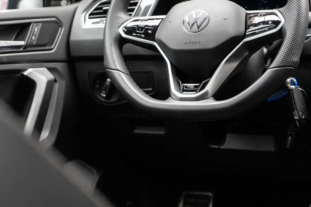 Volkswagen Tiguan 1.5 TSI R-Line Pano / Trekhaak / Camera uit 2020, foto 13