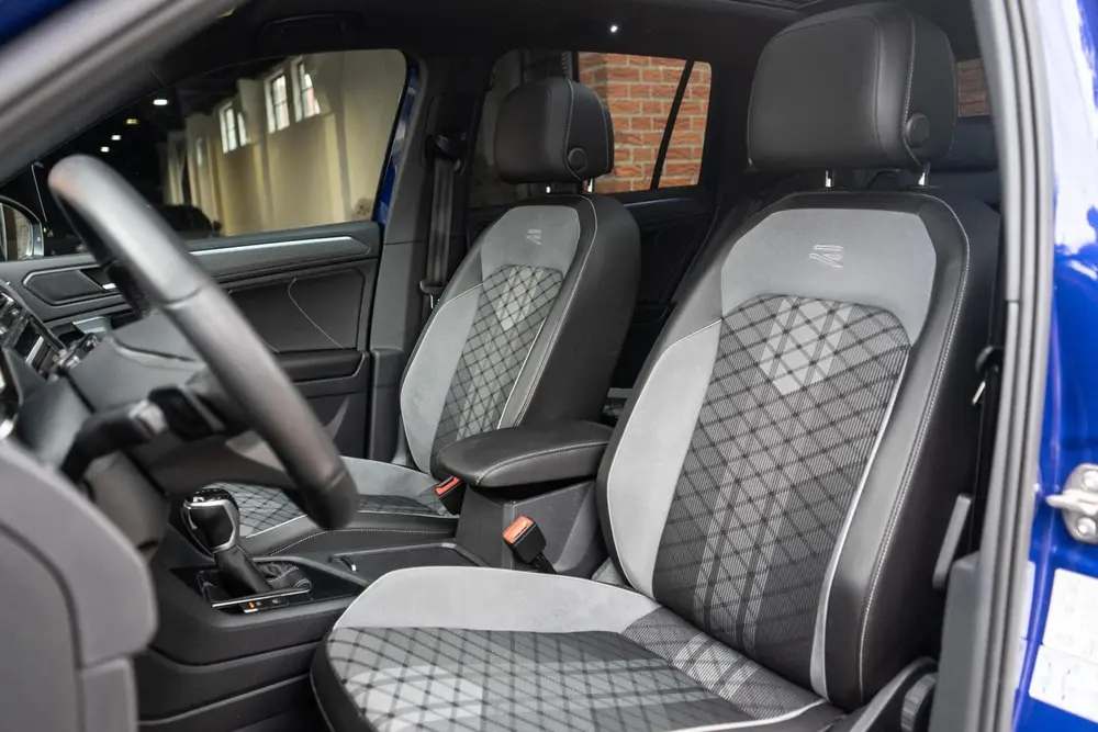 Volkswagen Tiguan 1.5 TSI R-Line Pano / Trekhaak / Camera uit 2020, foto 8