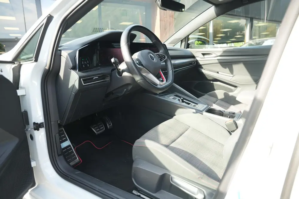 Volkswagen Golf 2.0 TSI GTI Panoramadak IQ Light Stuurverw. uit 2020, foto 6