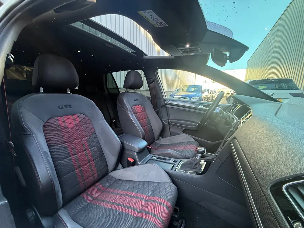Volkswagen Golf 2.0 TSI GTI TCR Sterhemel Pano Acc Keyless V uit 2019, foto 19