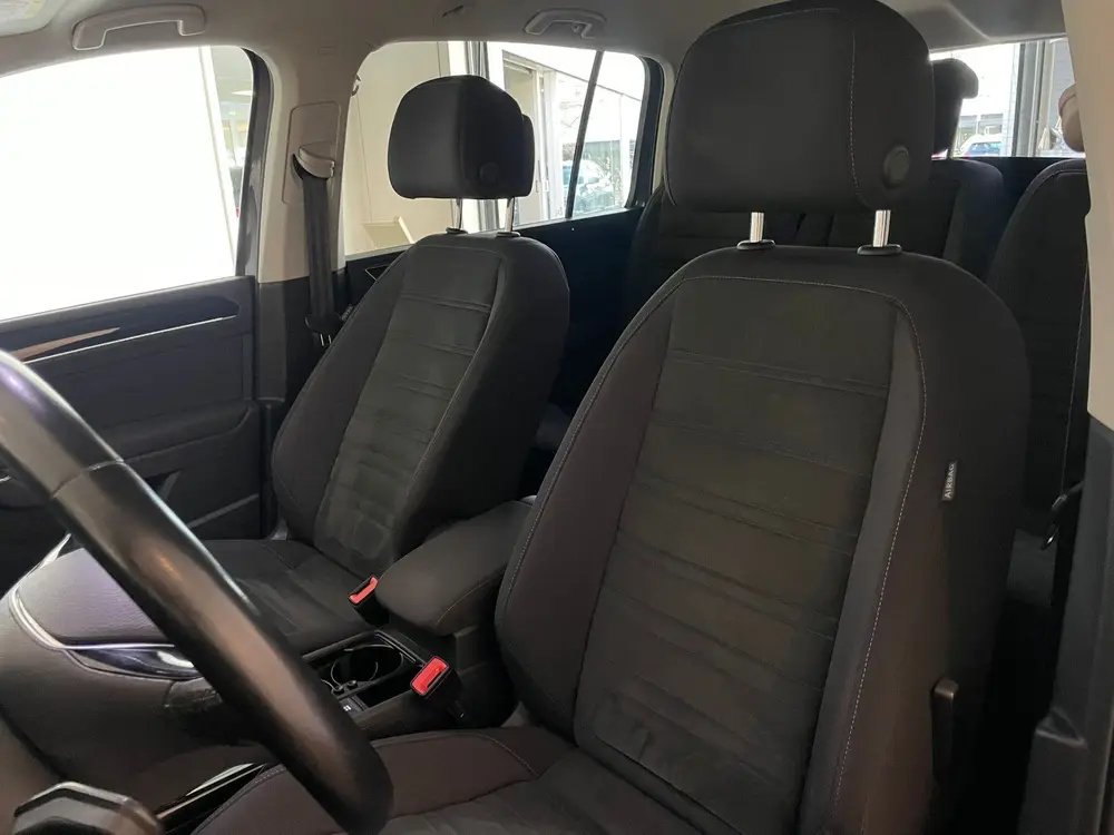 Volkswagen Touran 1.5 TSI Highline uit 2020, foto 17