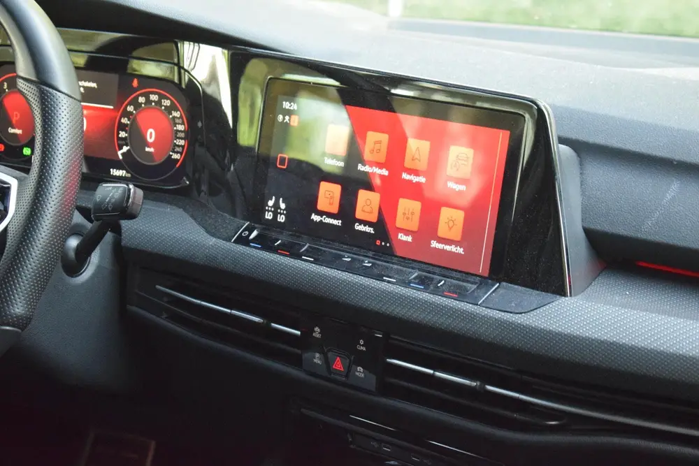 Volkswagen Golf 1.5 eTSI R-Line DSG CARPLAY|ADAPTIVE|SFEER|1 uit 2024, foto 8