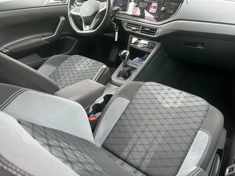 Volkswagen Polo 1.0 TSI 95pk 2x R LINE 2023 Zwart uit 2023, foto 8