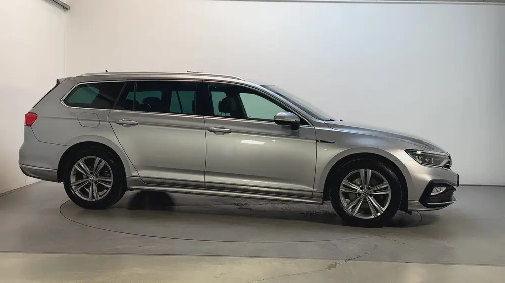 Volkswagen Passat Variant 1.5 TSI 150pk DSG R-Line Business uit 2020, foto 12