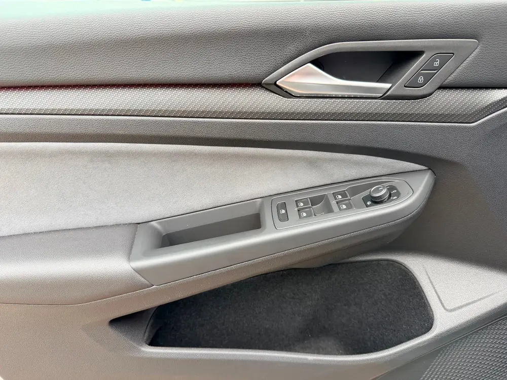 Volkswagen GOLF 1.5 eTSI R-Line 45dkm panorama uit 2022, foto 4