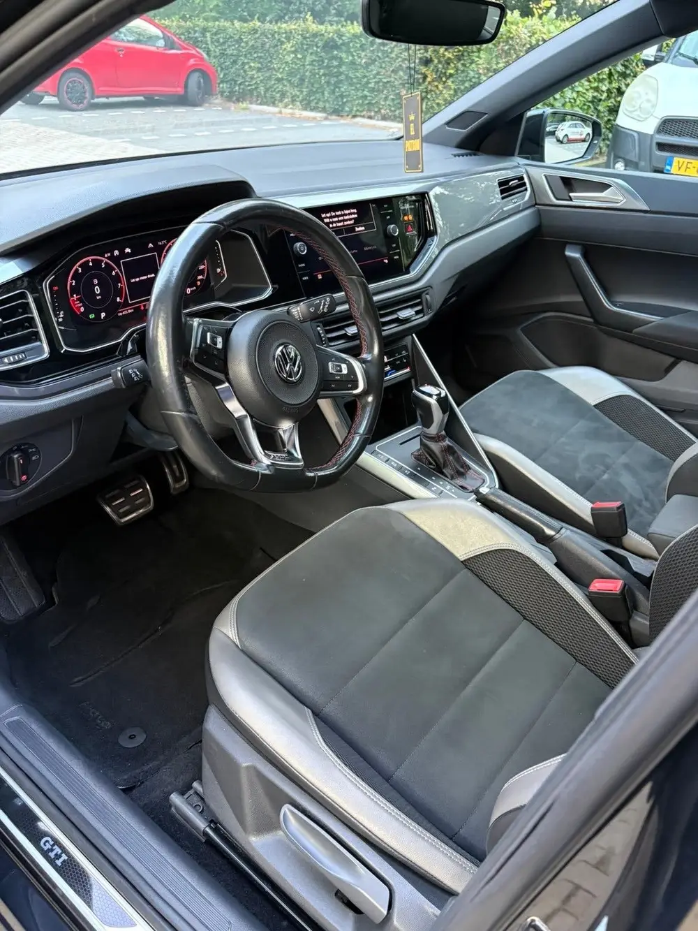 Volkswagen Polo GTI 265PK PANO FULL OPTION 2020 uit 2020, foto 15
