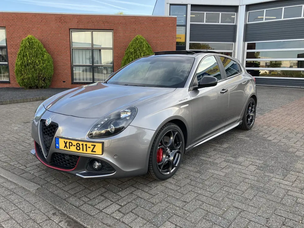 Alfa Romeo Giulietta 1.750 Turbo Veloce | Origineel Nederlan uit 2019, foto 2