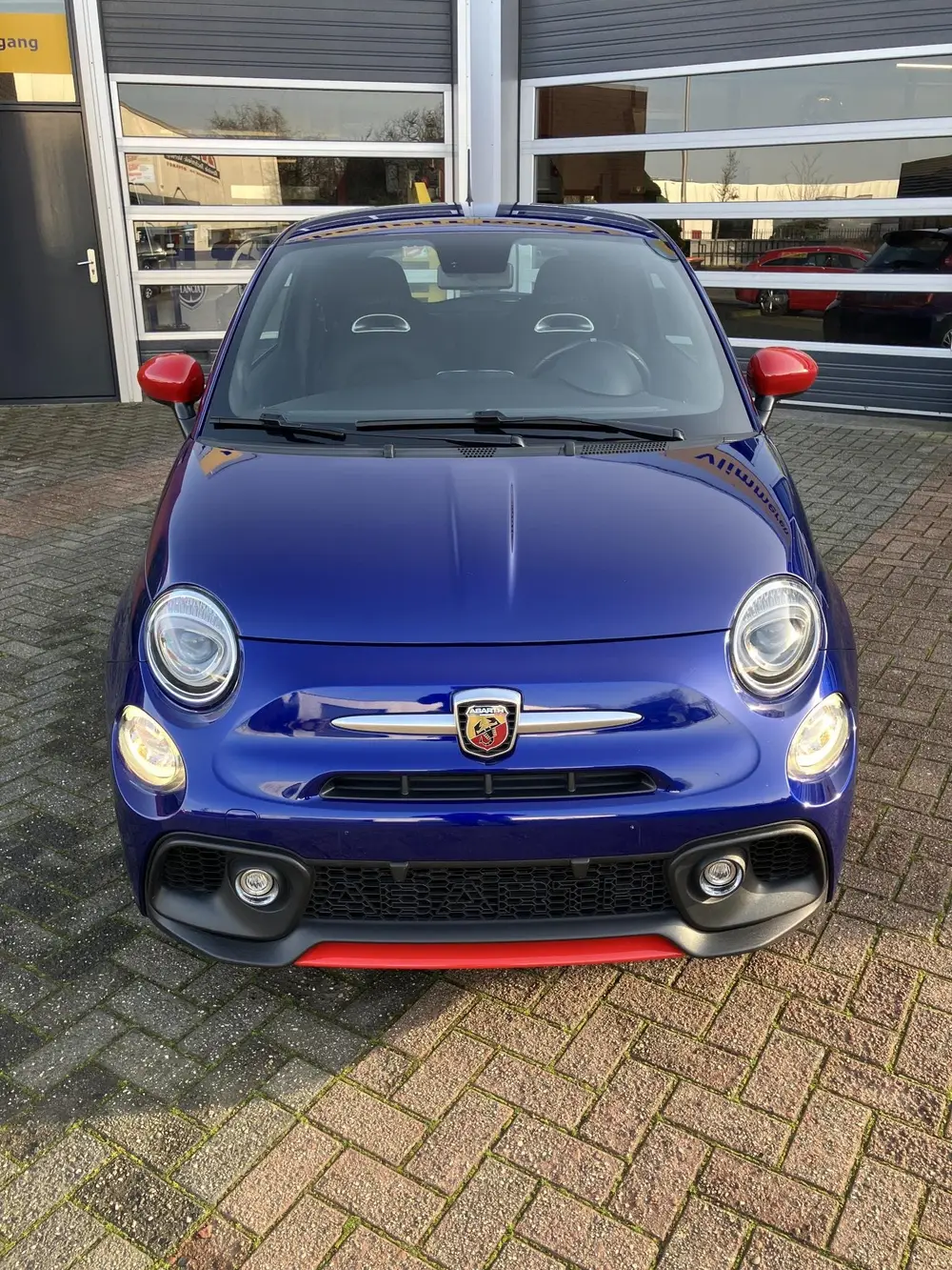 Abarth 595 1.4 T-Jet 595 107kW uit 2021, foto 2