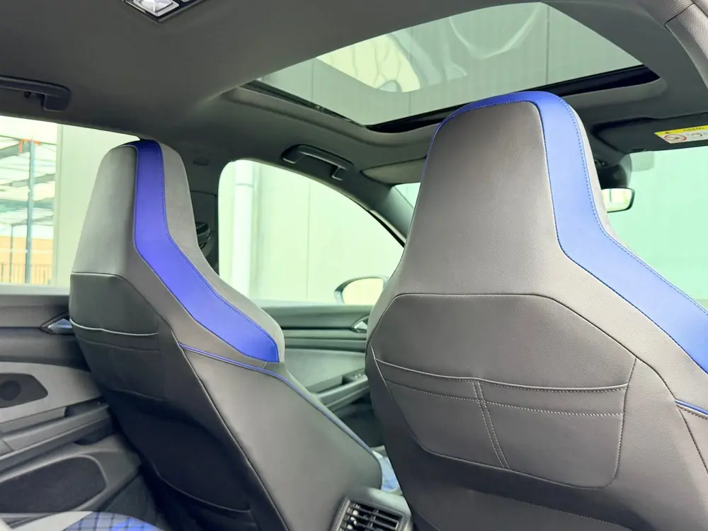 Volkswagen Golf 2.0 TSI R 4Motion Akra Pano Drift uit 2021, foto 12